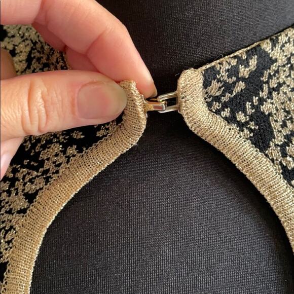 DUNDAS Snakeskin Knit Crop Top - Picture 7 of 15